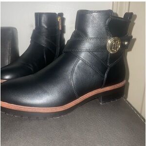 Tommy Hilfiger Woman’s Boots sz 6